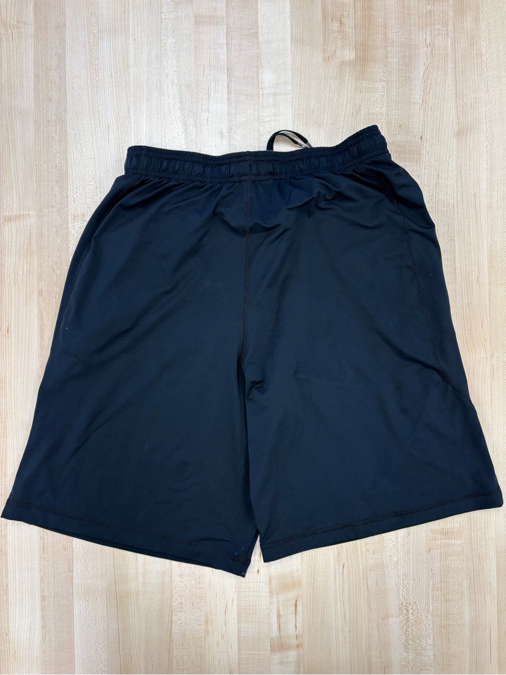 Under Armour Men's Black Athletic Shorts Size Large - Picture 2 of 3